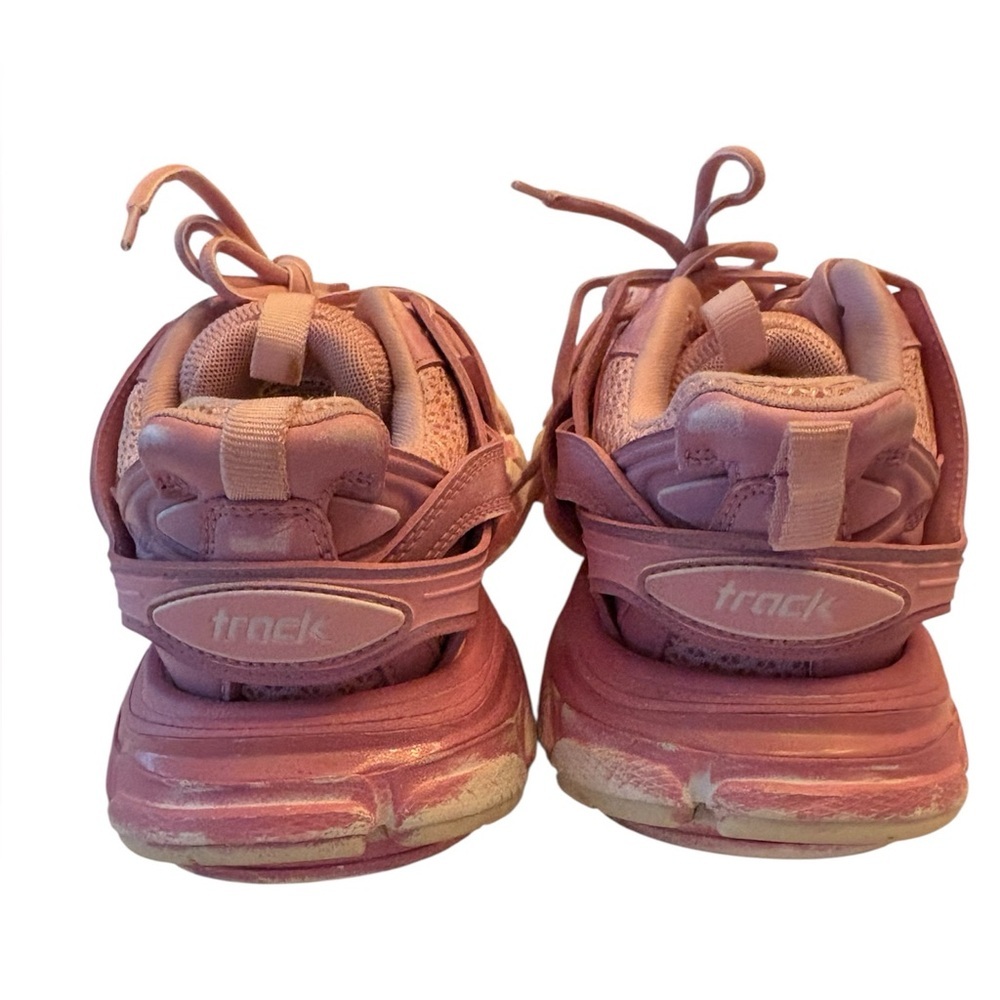 Balenciaga 'Track' Low Trainers in light pink. - Picture 7 of 9